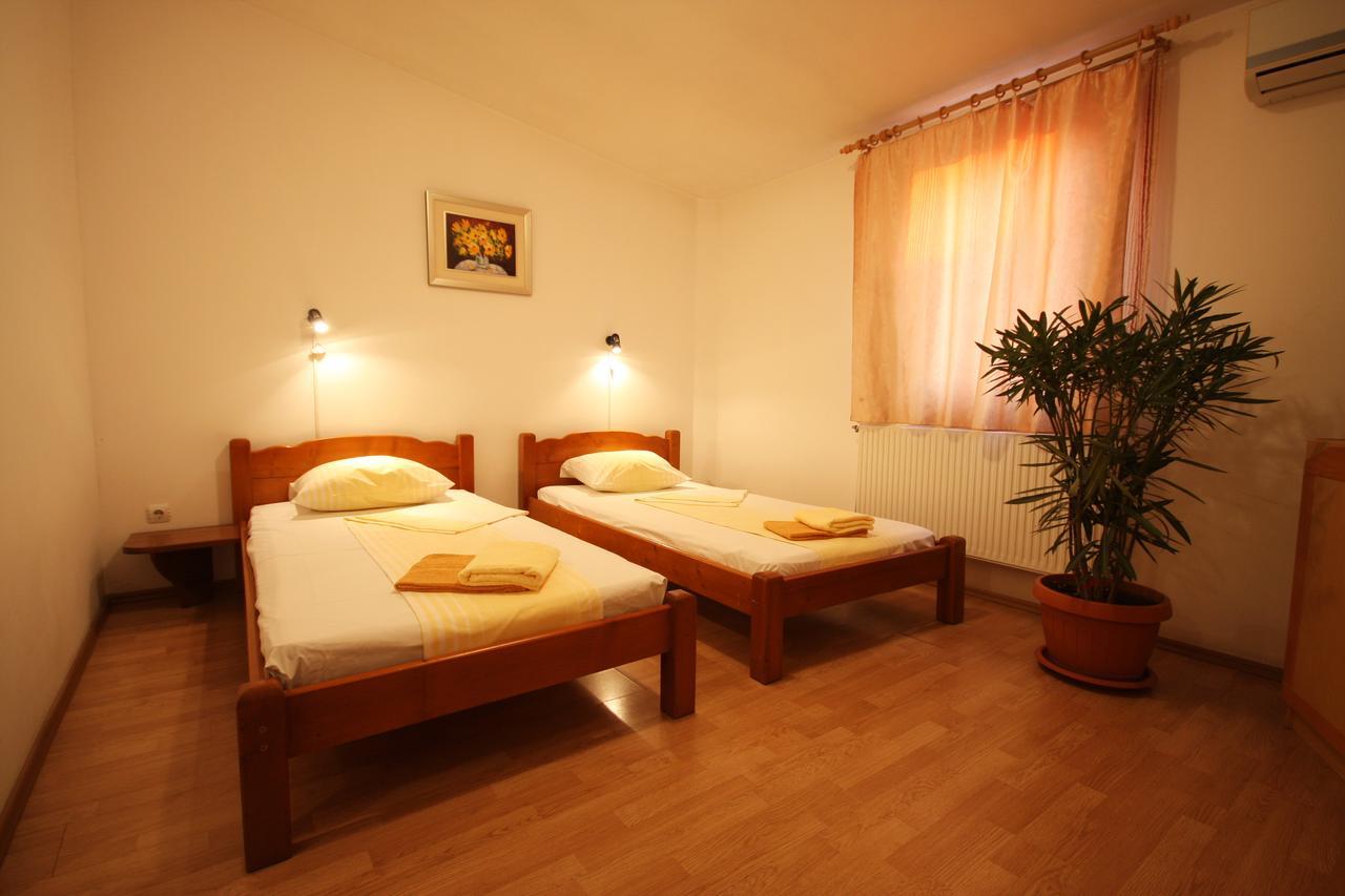 Il Capo Tour Motel Craiova Ngoại thất bức ảnh